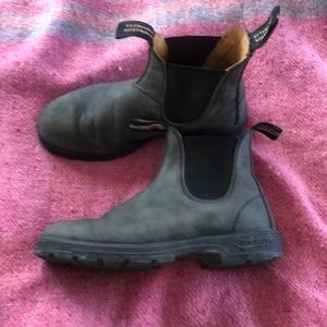 Classic 550 Chelsea Boot, 587 rustic black - Women's size 8 US, 5 AU